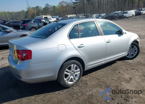 2007 Volkswagen Jetta 2.5 from USA, damaged, VIN 3VWRF71K37M039507